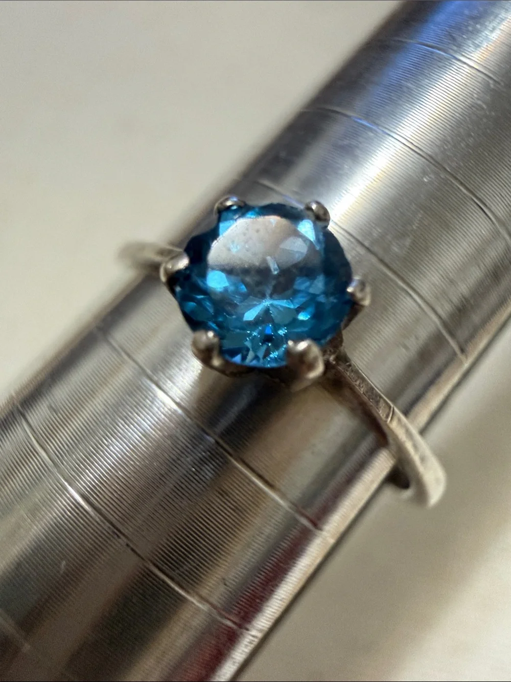 Stunning Sterling Silver 925 Blue Gem Solitaire Ring size 8.5